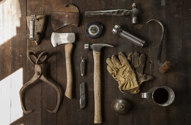 construction-work-carpenter-tools-2